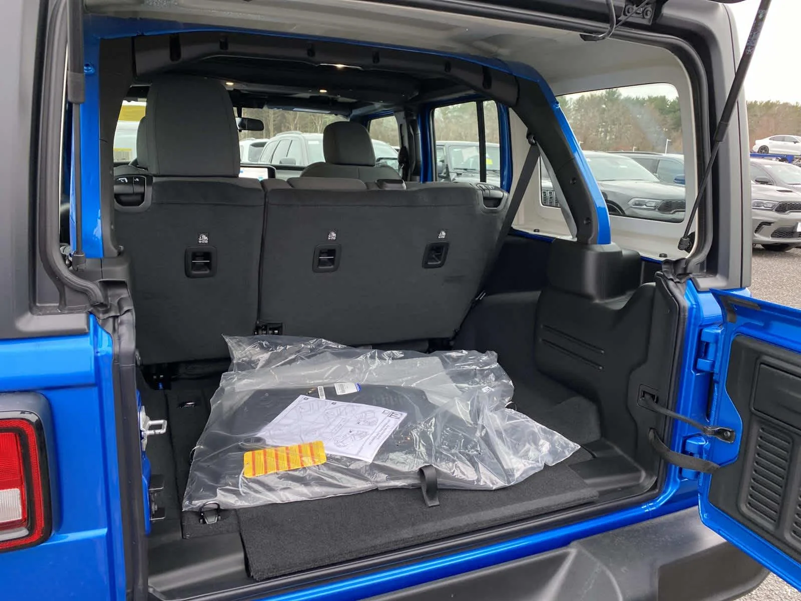 New 2026 Hydro Blue Pearl-Coat Exterior Paint Jeep Sport image 5