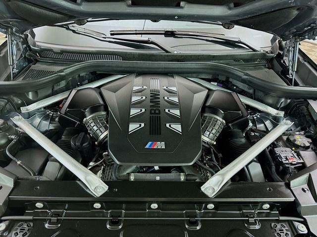 Used 2026 Gray Metallic BMW M60i image 32