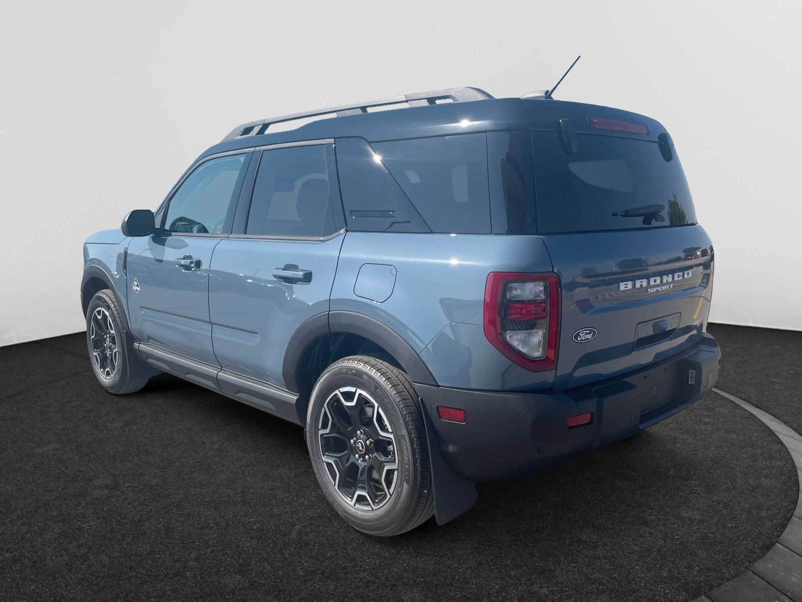 New 2026 Azure Grey Metallic Tri-Coat Ford Outer Banks image 3