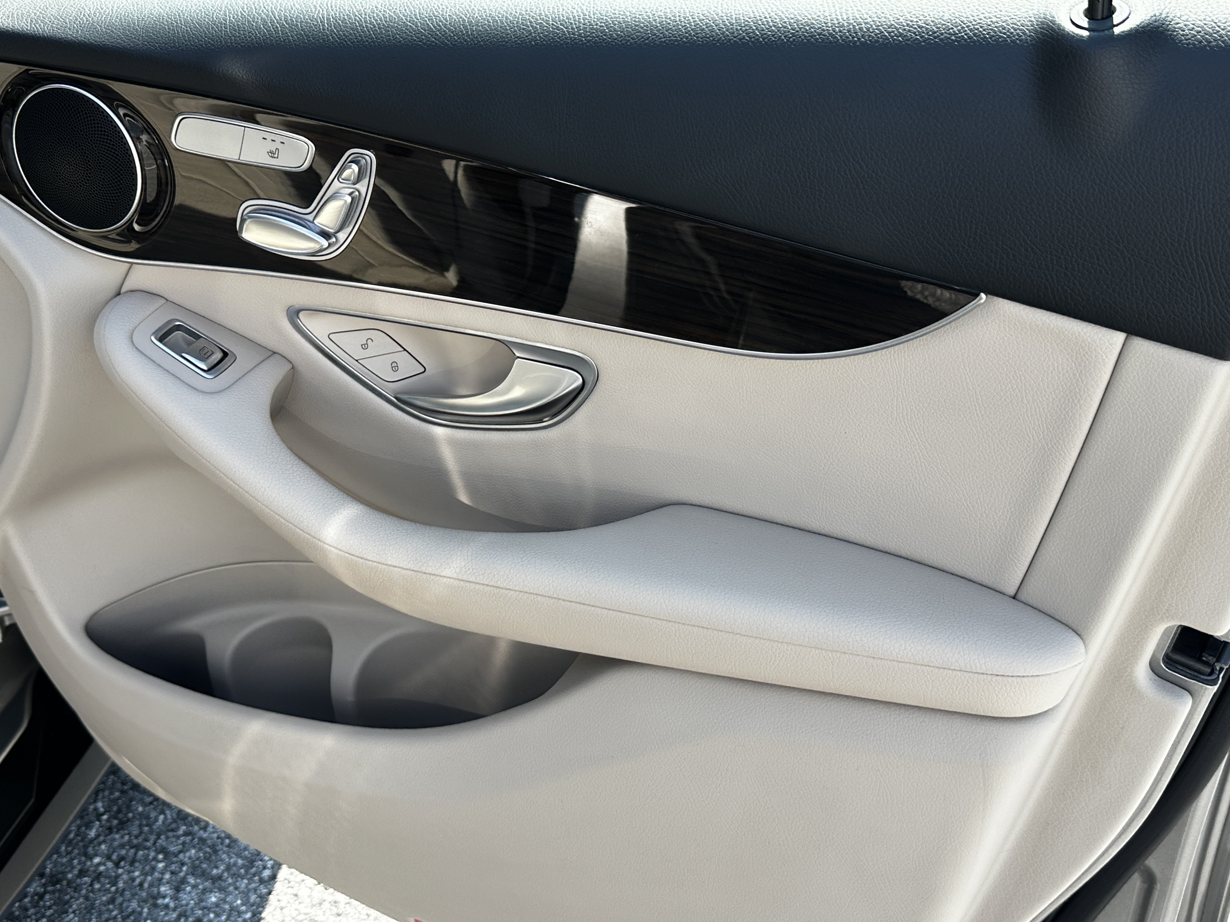 Certified Used 2021 Silver Mercedes-Benz GLC 300 image 16