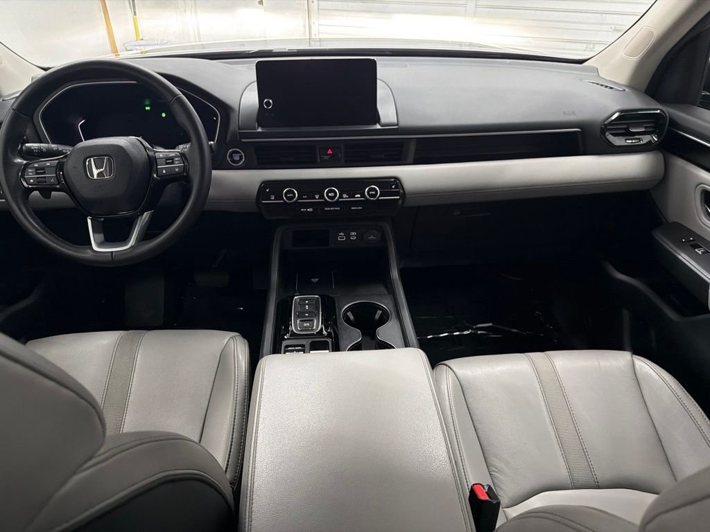 Used 2024 Silver Honda EX-L image 22