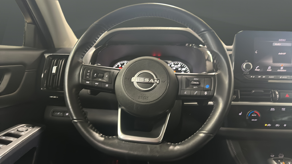 Used 2025 Glacier White Nissan SV image 15