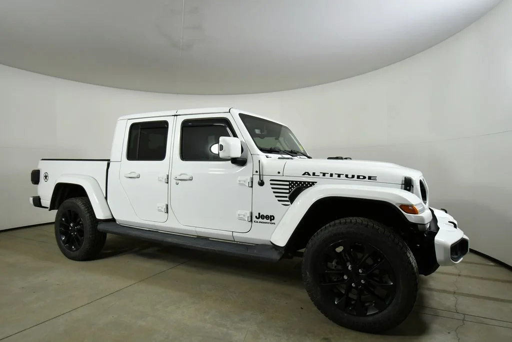Used 2021 Gray Jeep High Altitude image 9