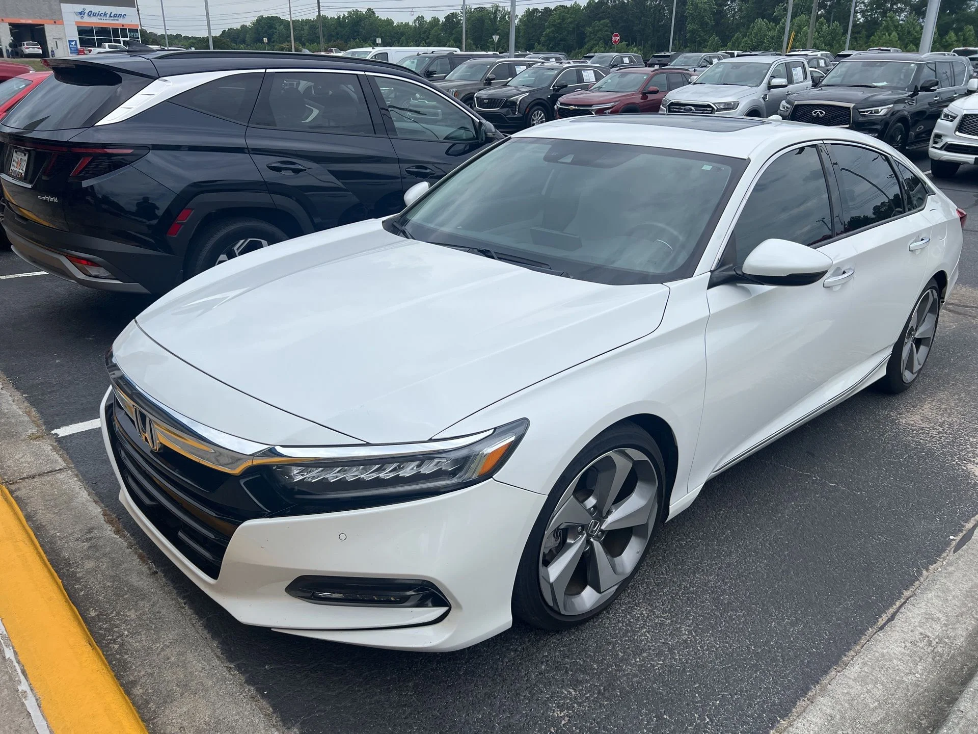 2018 Honda Accord 2.0T Touring Auto's photo
