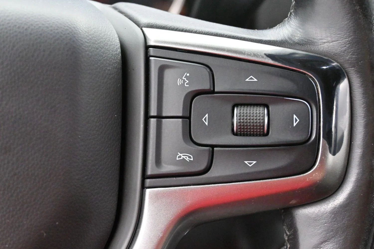 Used 2020 SATIN STEEL METALLIC Chevrolet RST image 19