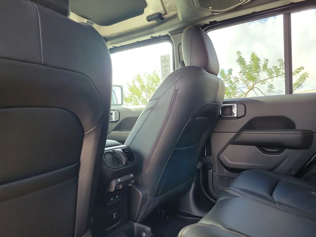 2025 Jeep Wrangler 4-Door Sahara - Photo 11