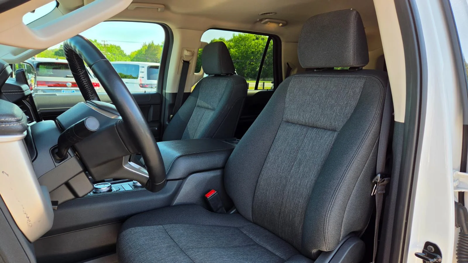Used 2024 Oxford White Ford XLT image 19
