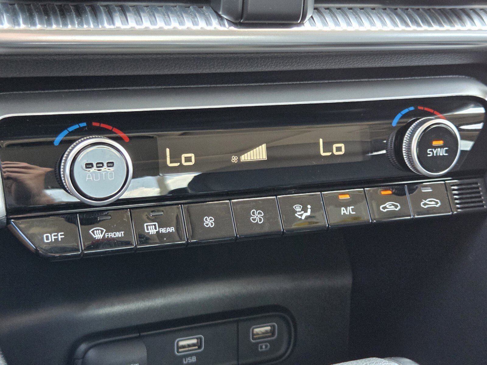 Used 2023 Glacial White Pearl Kia EX image 14