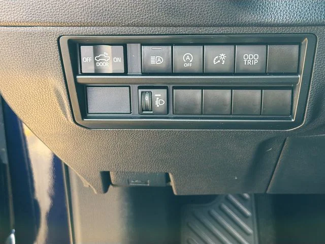 Used 2024  Toyota SR5 image 10