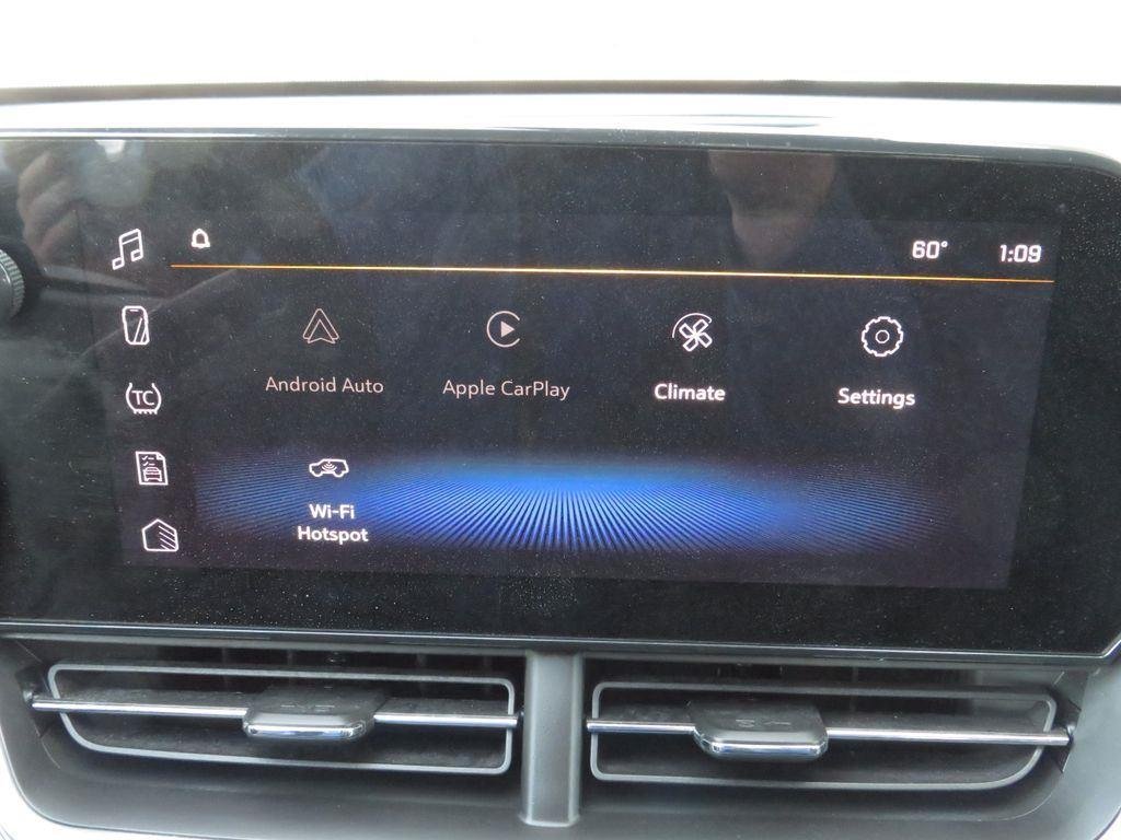Used 2024 Summit White Chevrolet LT image 27