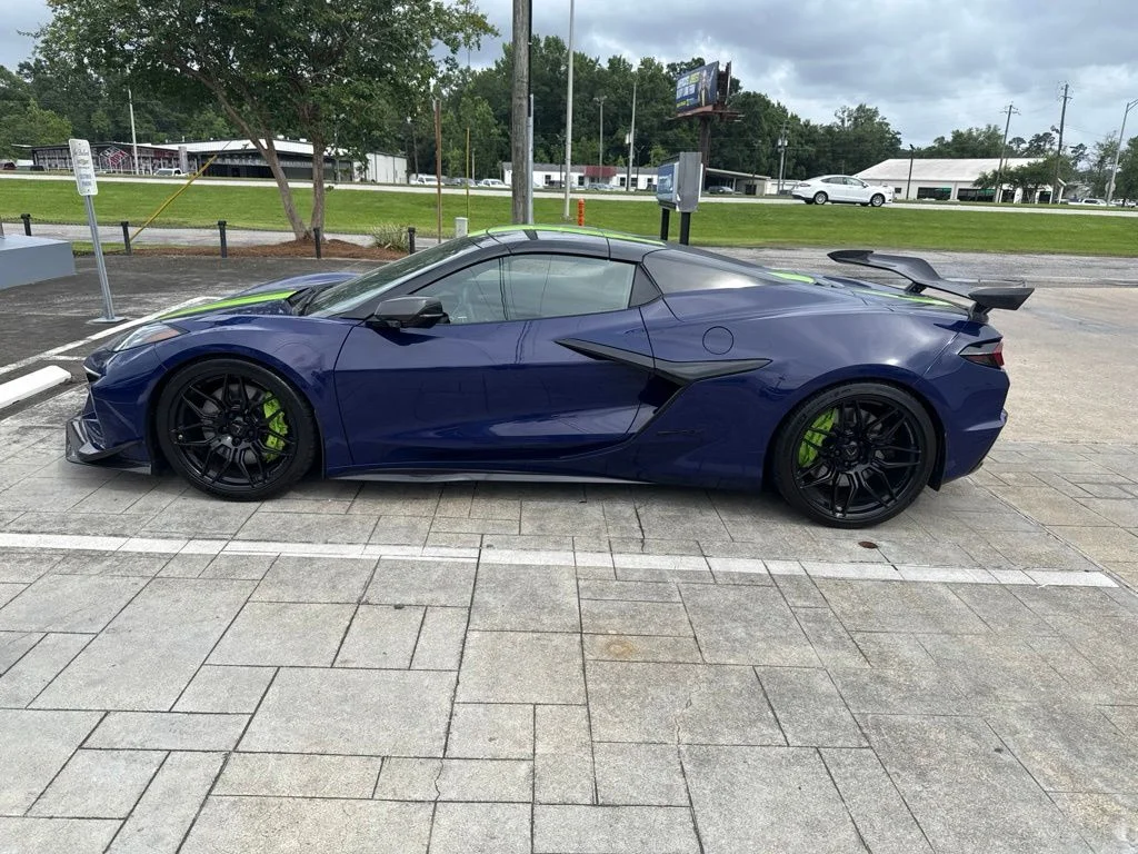 Used 2025 Purple Chevrolet Z06 image 5