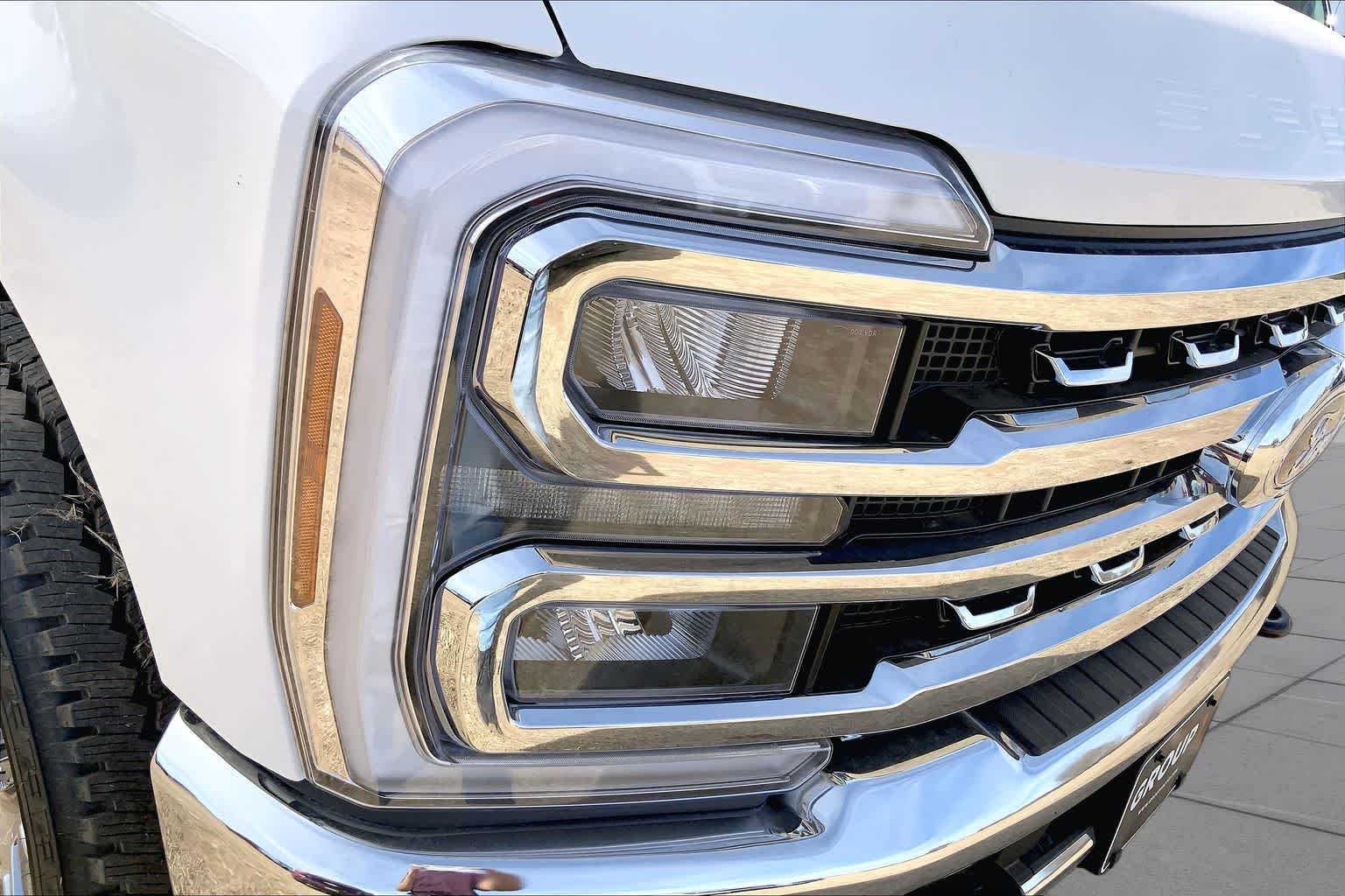 New 2026 Star White Metallic Tri-Coat Ford F-250® Lariat® image 13