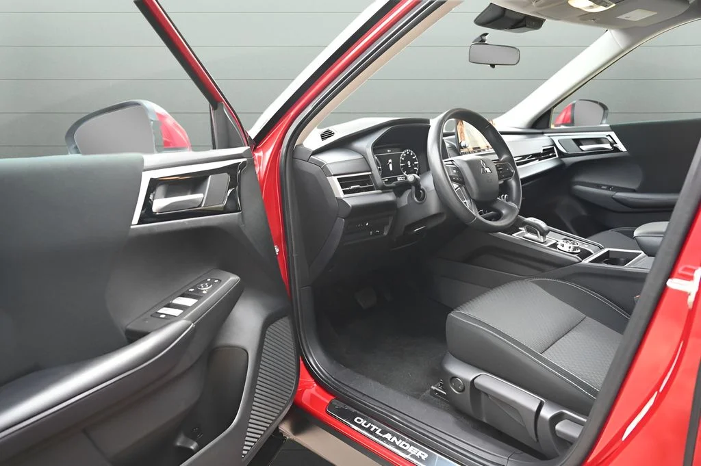 Used 2024 Red Mitsubishi ES image 16