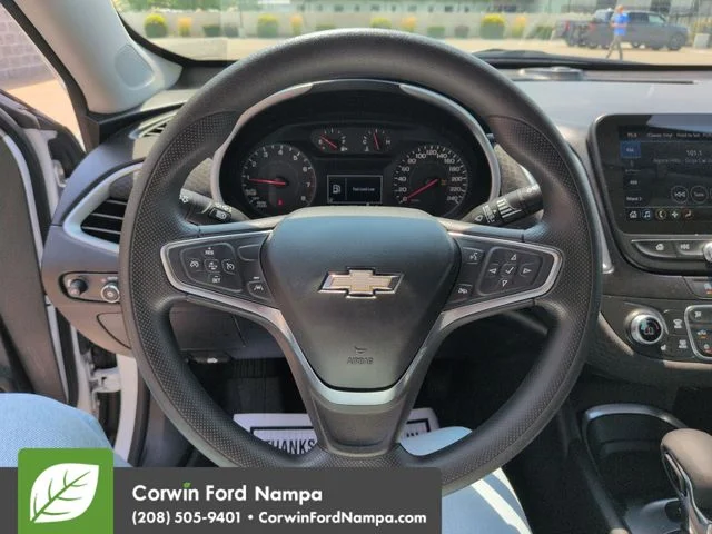 Used 2024 Summit White Chevrolet  image 14