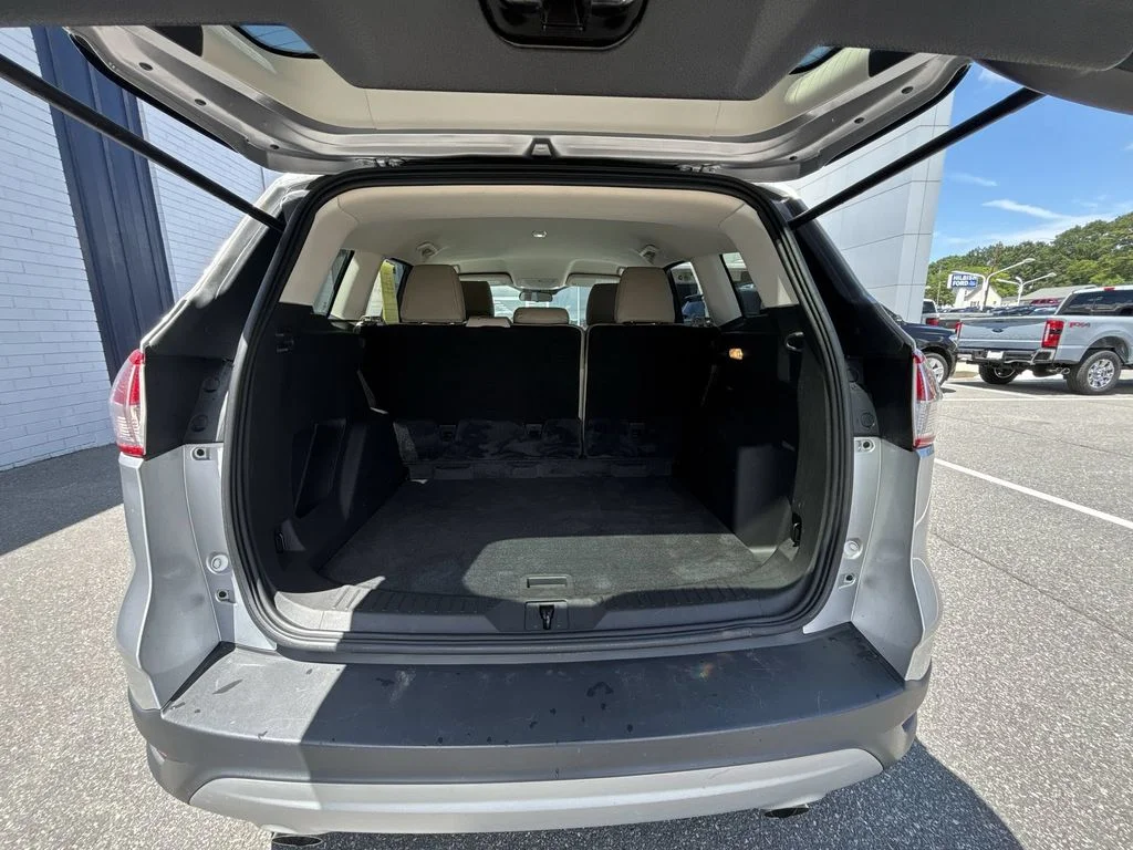 Used 2016 Silver Ford SE image 20