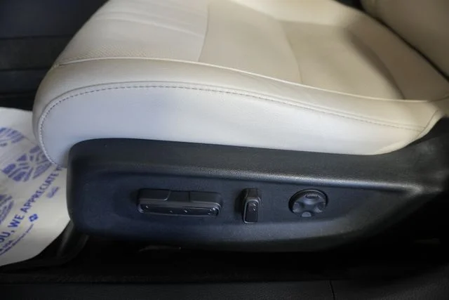Used 2019 Radiant Red Metallic Honda Touring 2.0T image 22