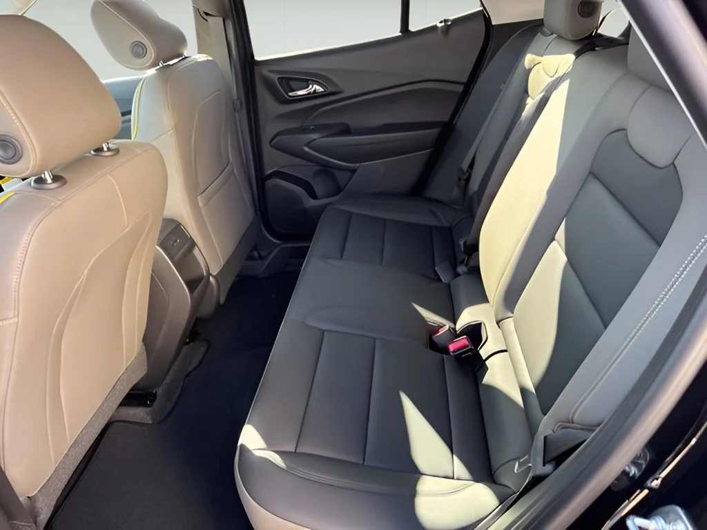 New 2026 Mosaic Black Metallic Chevrolet ACTIV image 17