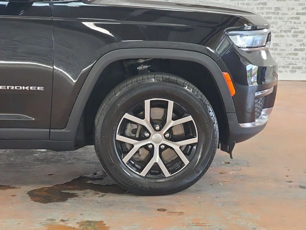 Used 2024 Black Jeep Limited image 7