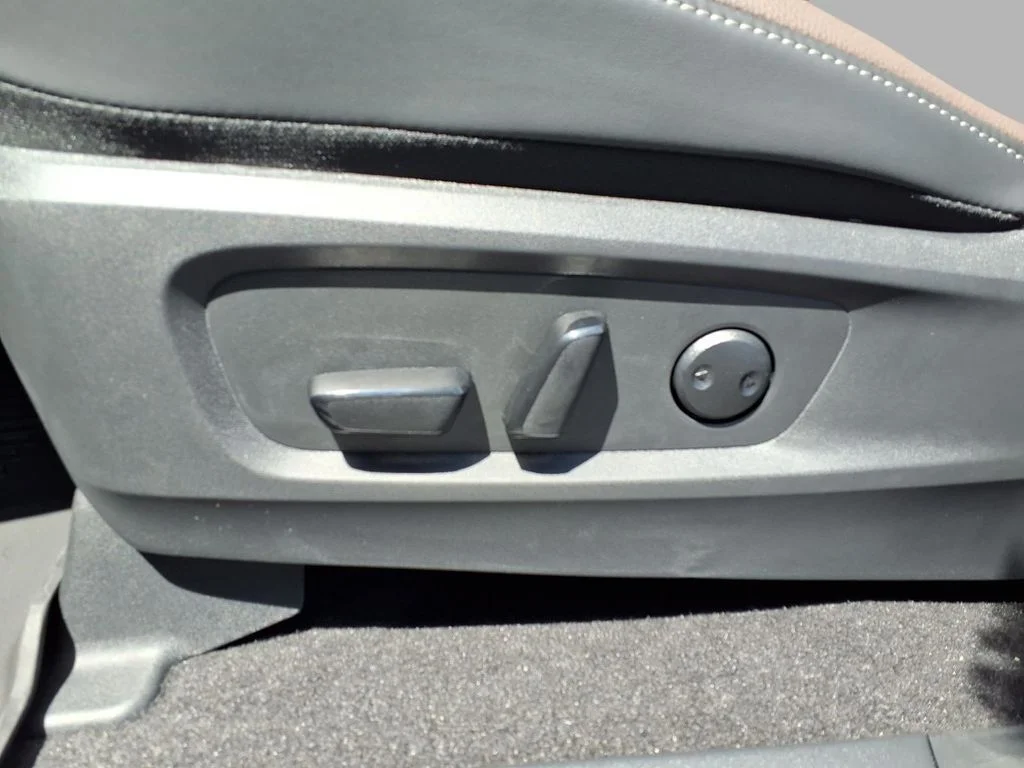 New 2026 Gun Metallic Nissan Platinum image 23