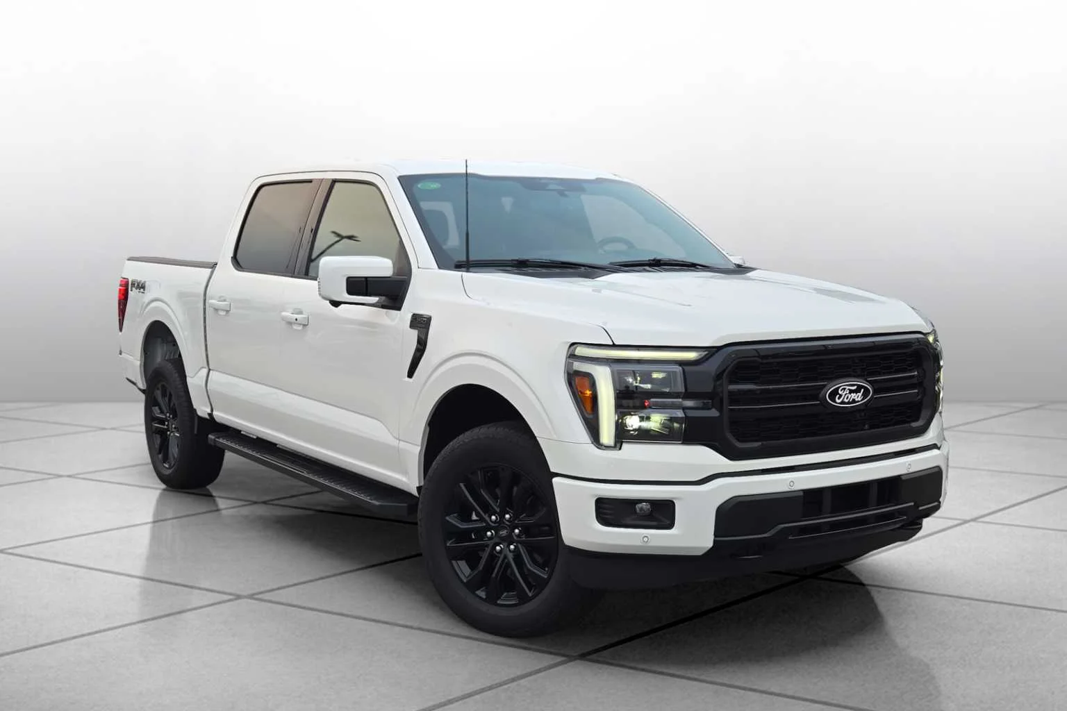 New 2026 Star White Metallic Tri-Coat Ford LARIAT image 2