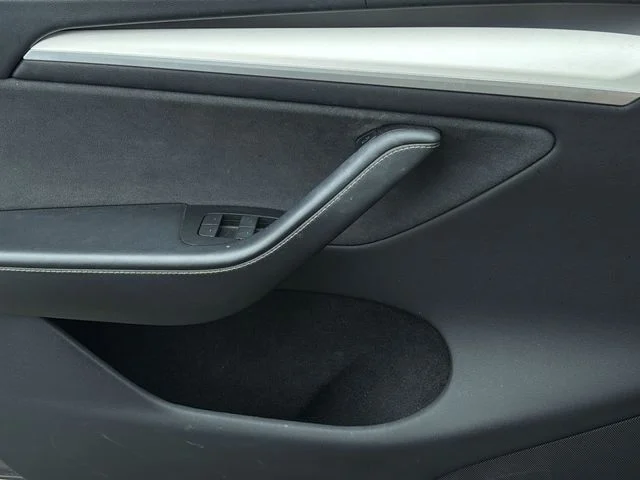 Used 2024  Tesla Long Range image 31