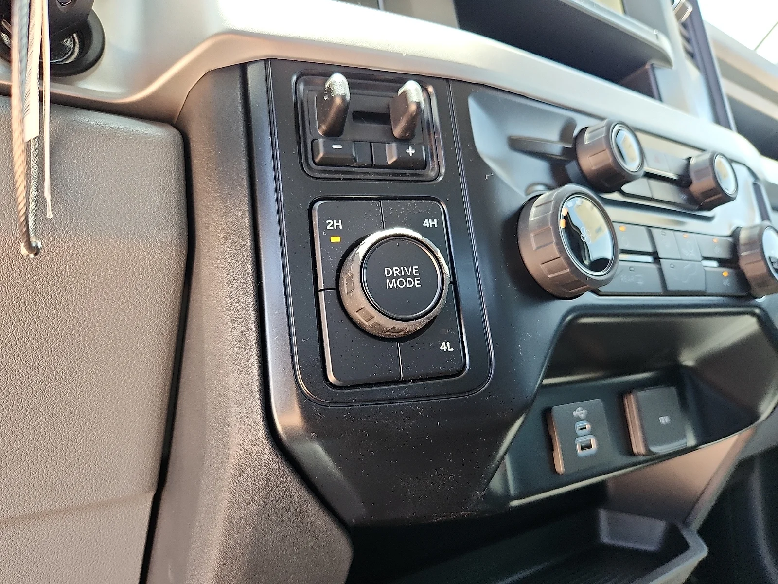 New 2026 Oxford White Ford F-350® XL image 16
