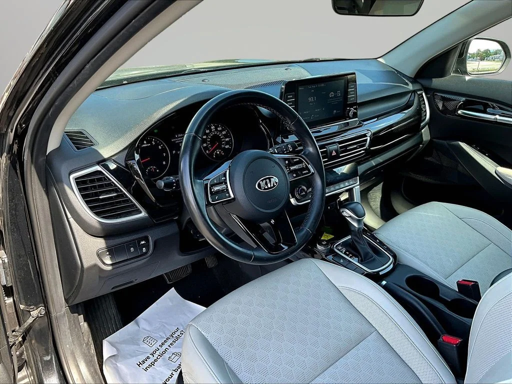 Used 2021 Black Kia EX image 17