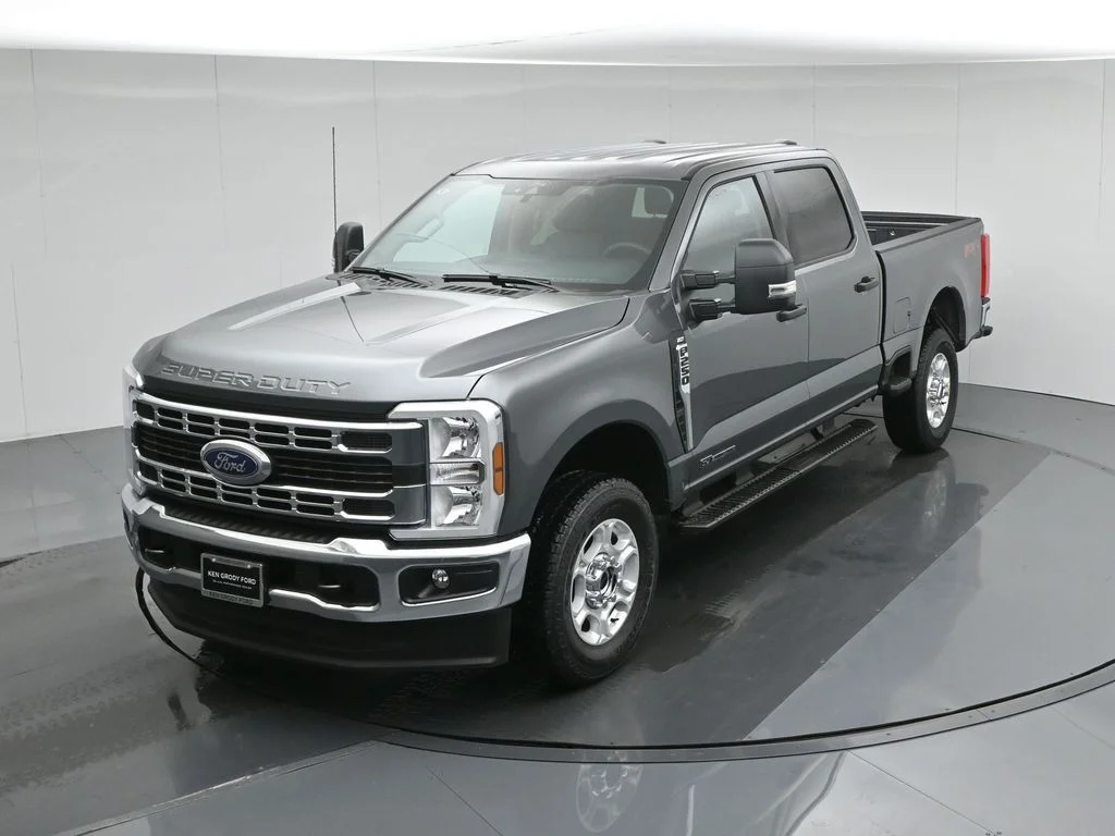 New 2026 Carbonized Gray Metallic Ford XLT image 36
