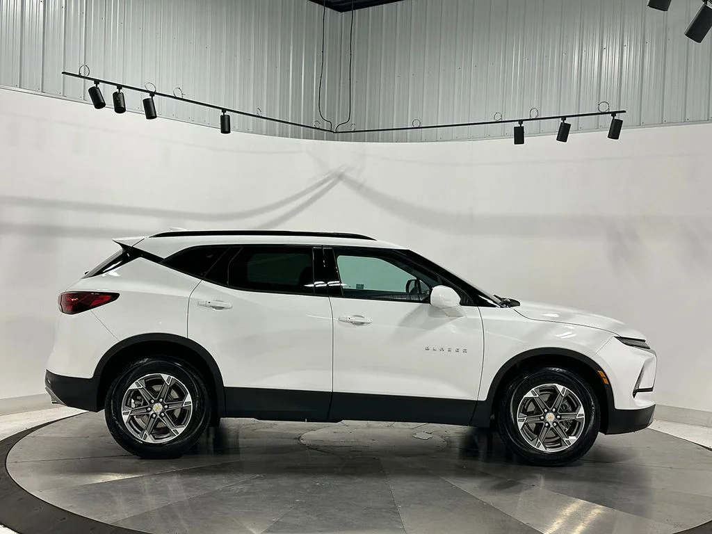Used 2024 White Chevrolet LT image 10