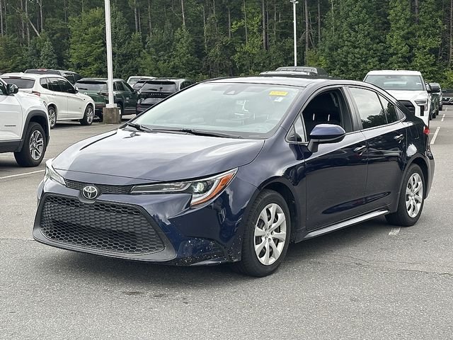 Certified Used 2021  Toyota LE image 3