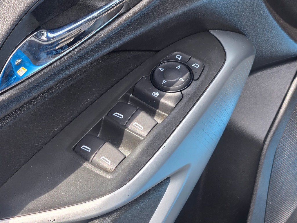 2025 Chevrolet Trax RS - Photo 18