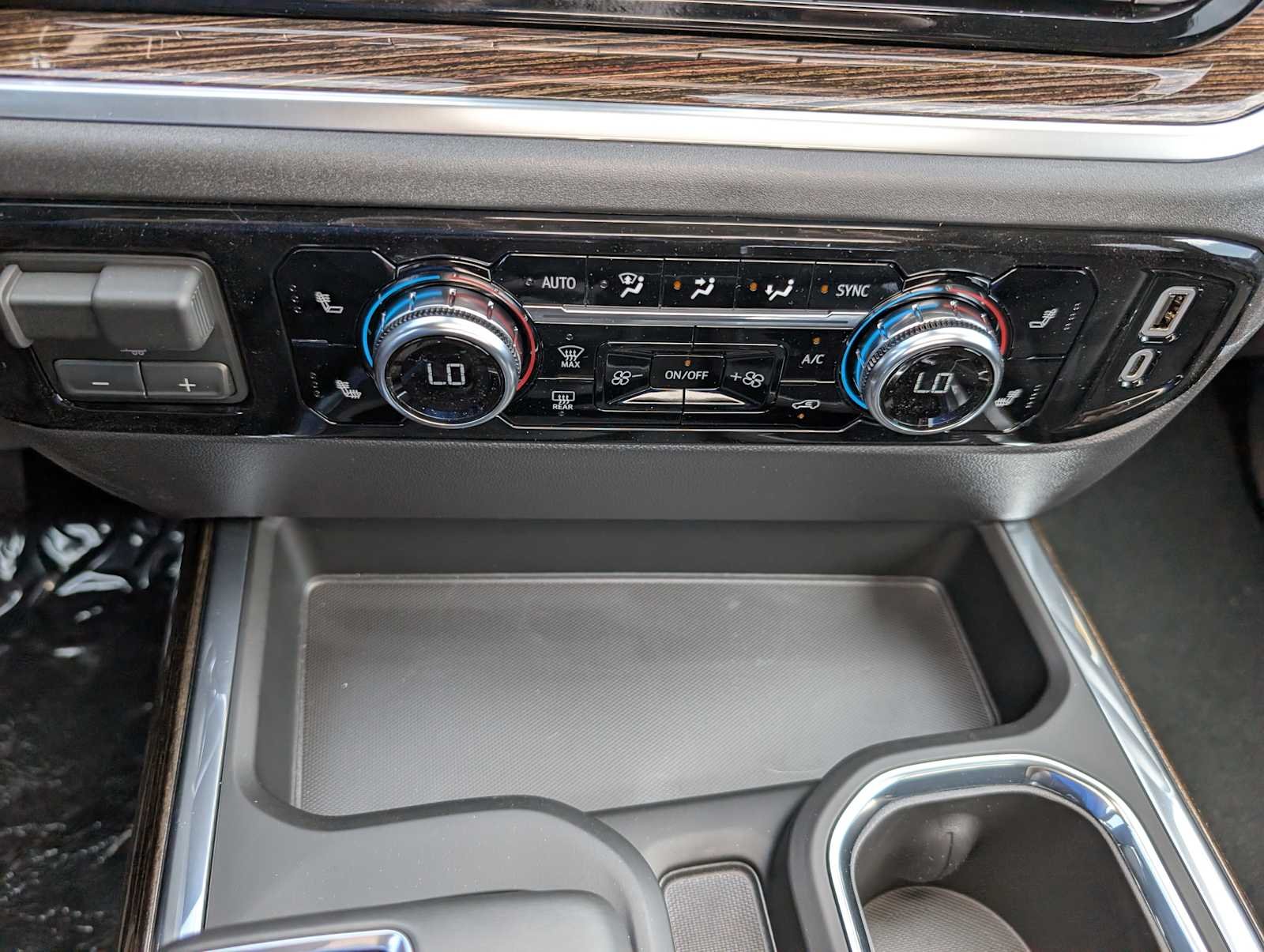 New 2026 Onyx Black GMC Elevation image 27