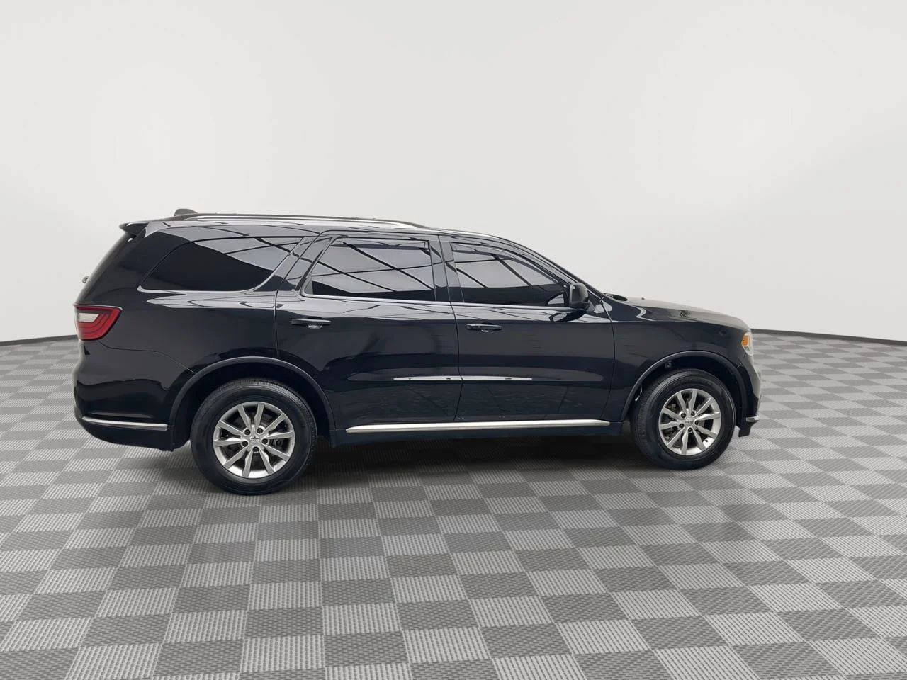 Used 2018 Black Dodge SXT AWD image 8
