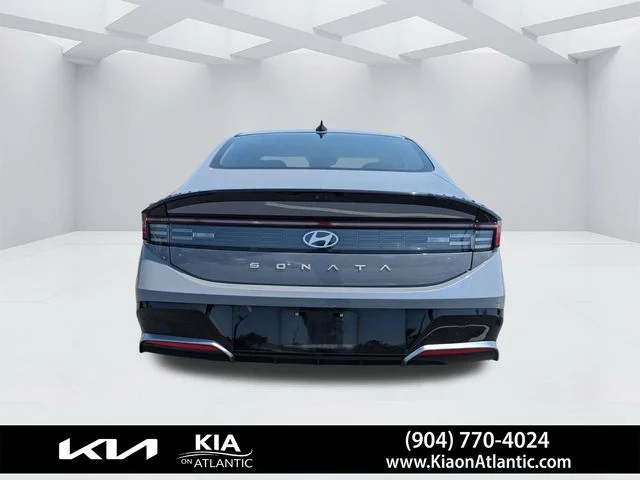 Used 2025 Blue Hyundai SEL image 4