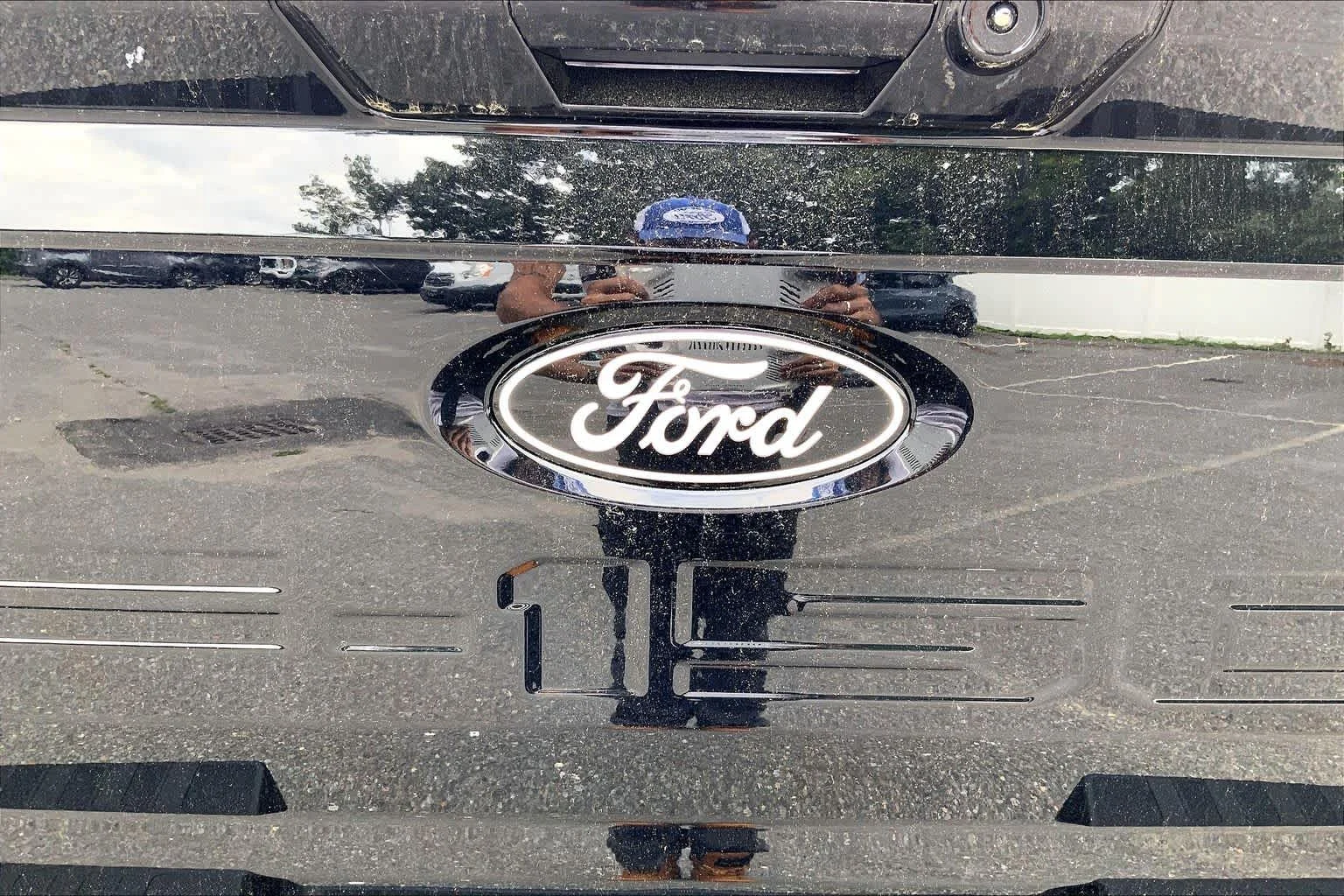 New 2026 Agate Black Metallic Ford XLT image 6