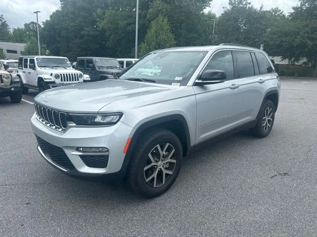 Used 2025 Silver Jeep Limited image 6