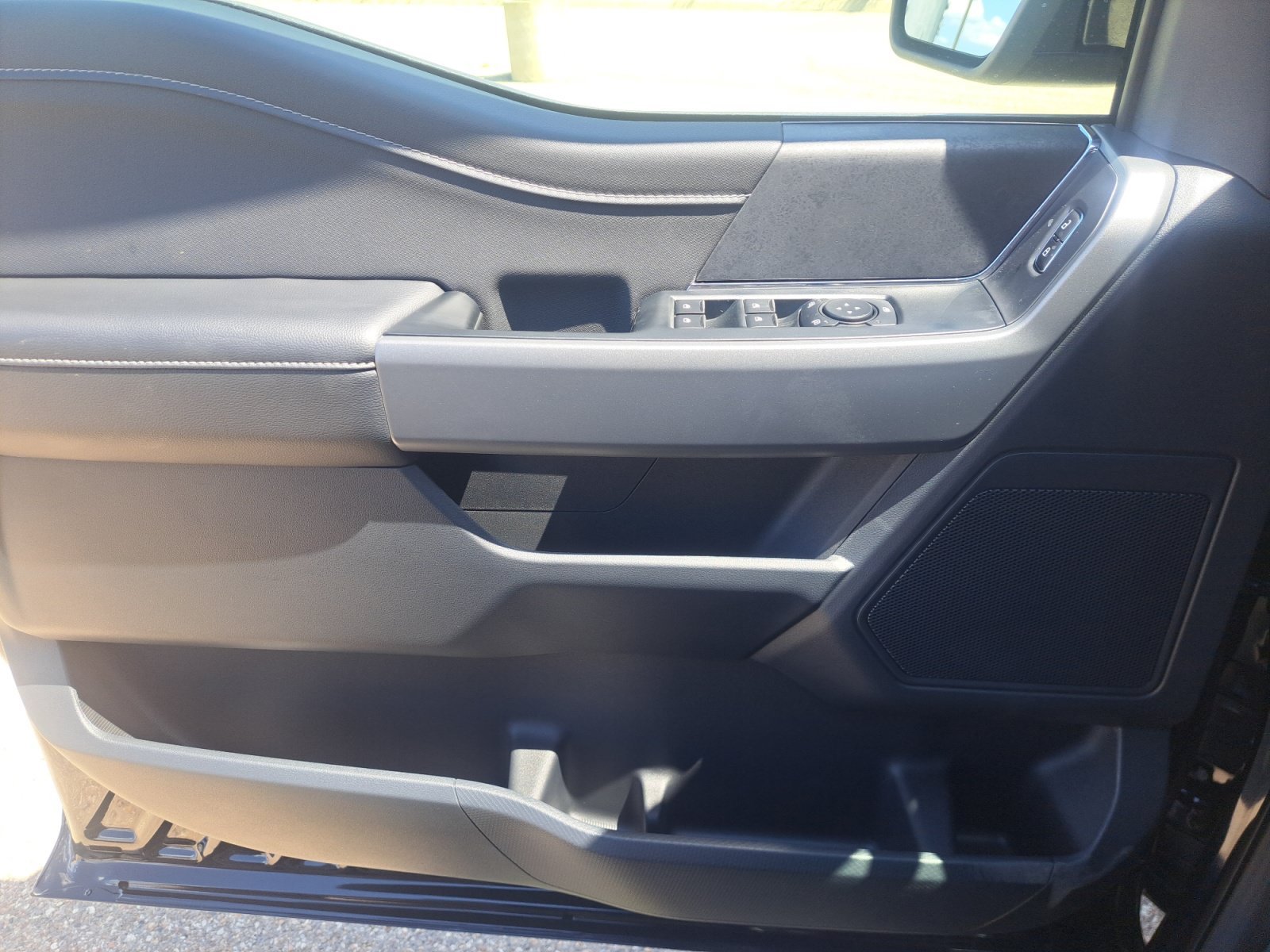 New 2026 Antimatter Blue Metallic Ford XLT image 25