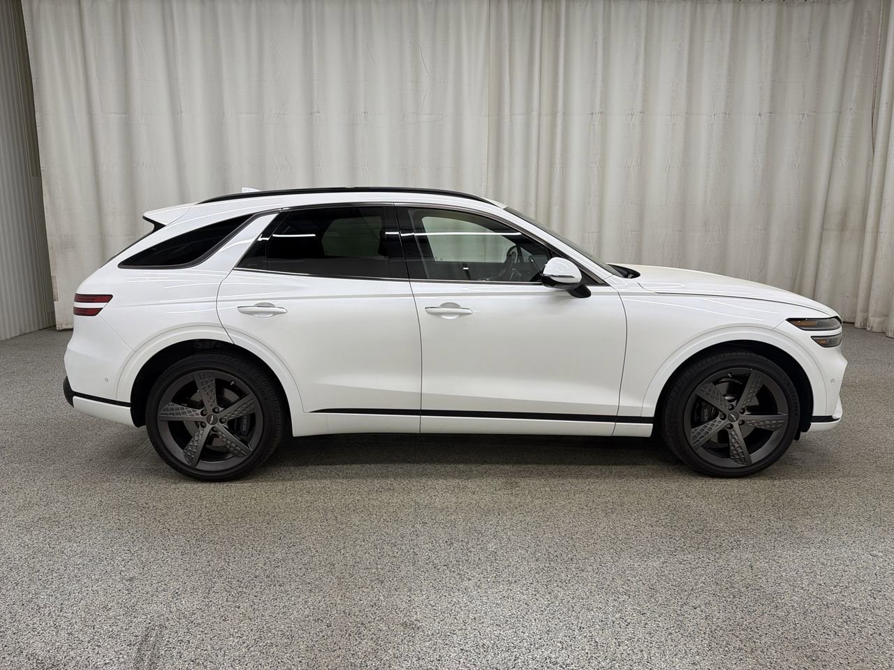 Certified Used 2023 Uyuni White Genesis 3.5T AWD SPORT PRESTIGE image 5