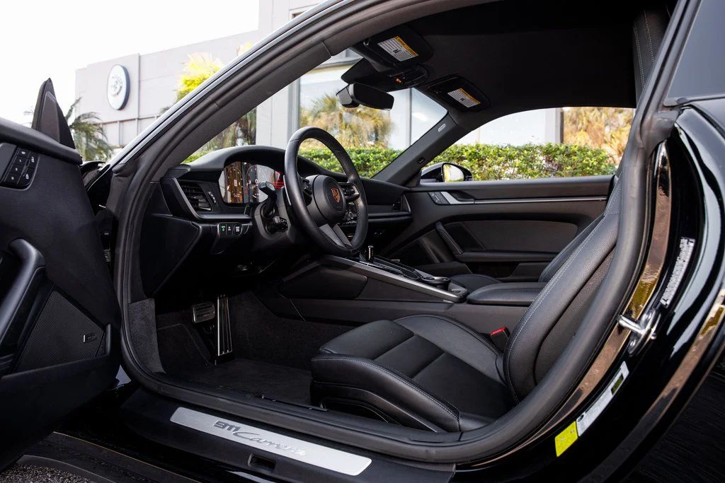 2025 Porsche 911 T - Photo 24