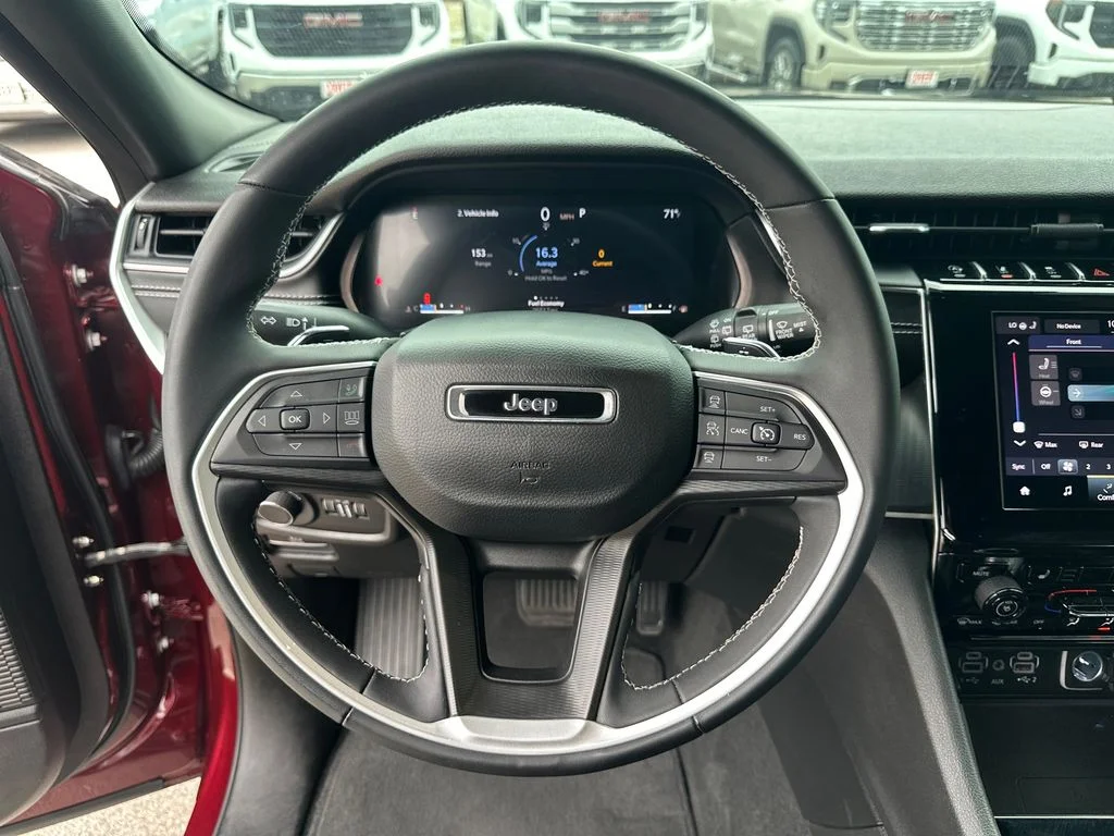 Used 2023 Red Jeep Altitude X image 15