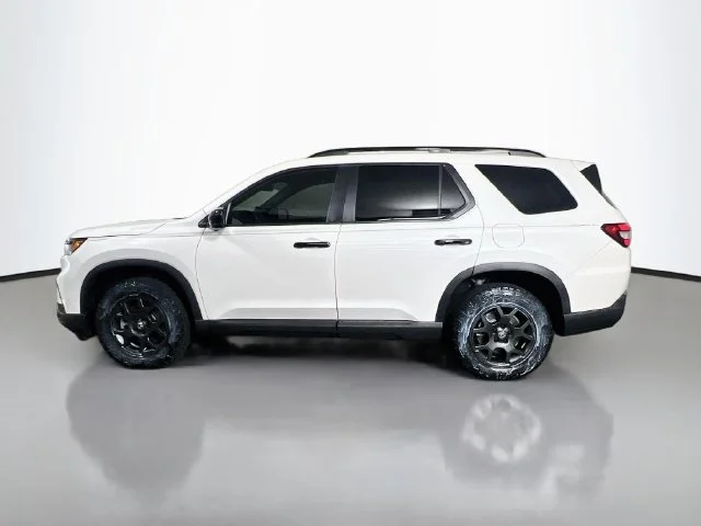 Certified Used 2025 Platinum White Pearl Honda TrailSport image 6