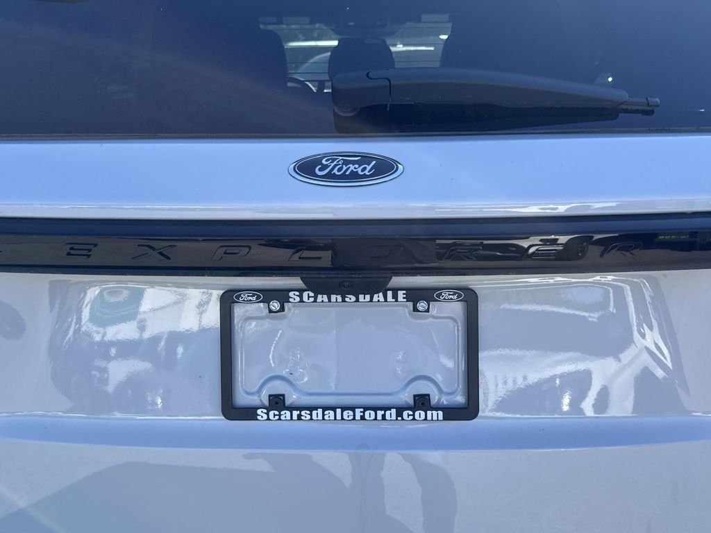 New 2026 Space White Metallic Ford ST-Line image 32