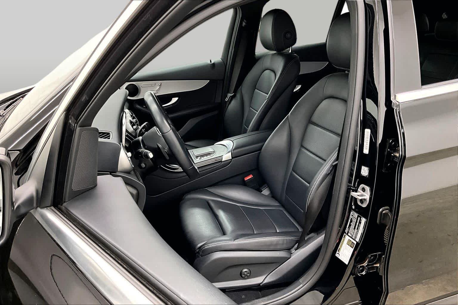 Used 2022 Black Mercedes-Benz GLC 300 image 8