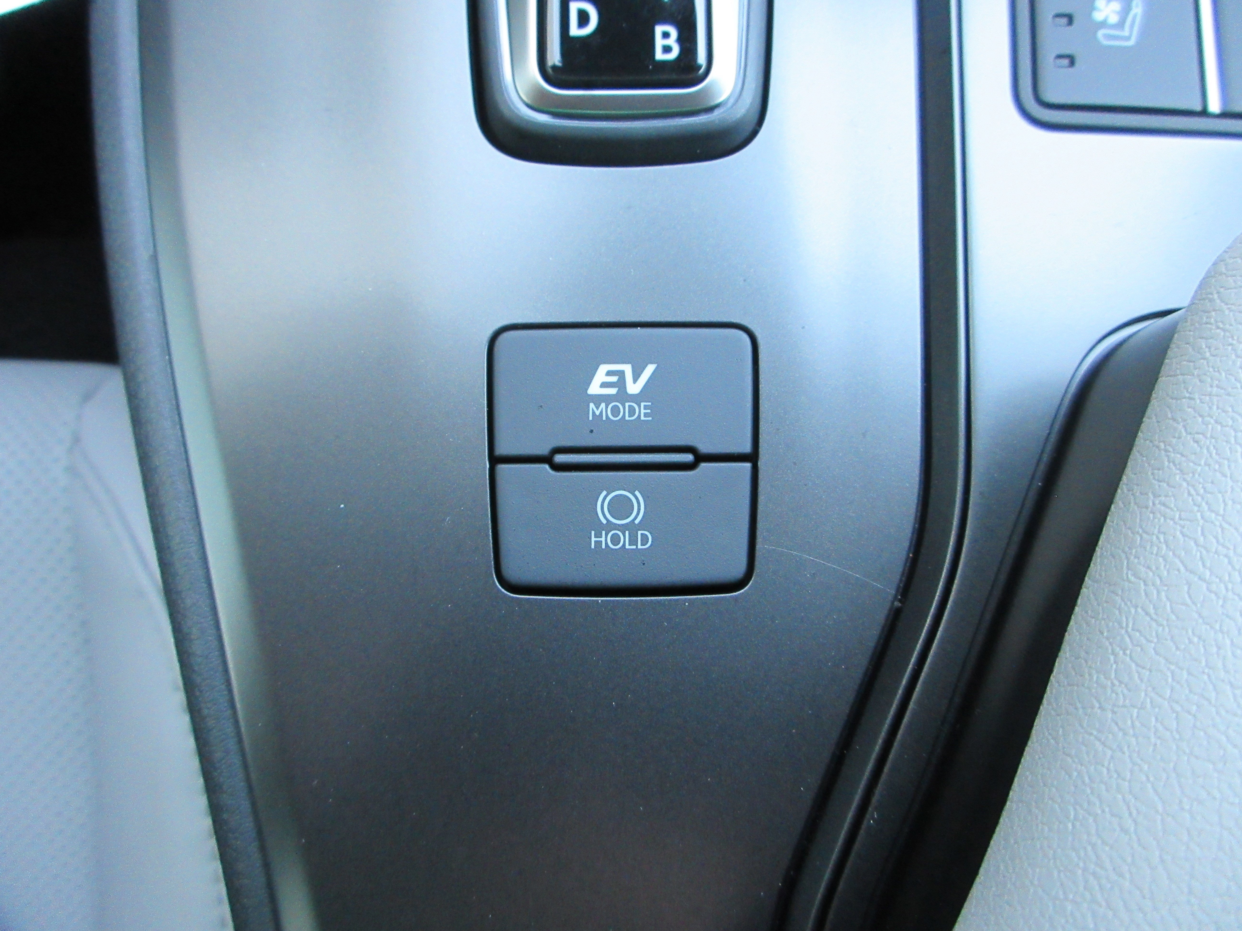 New 2026 Ultra White with Obsidian roof Lexus F SPORT DESIGN AWD image 46