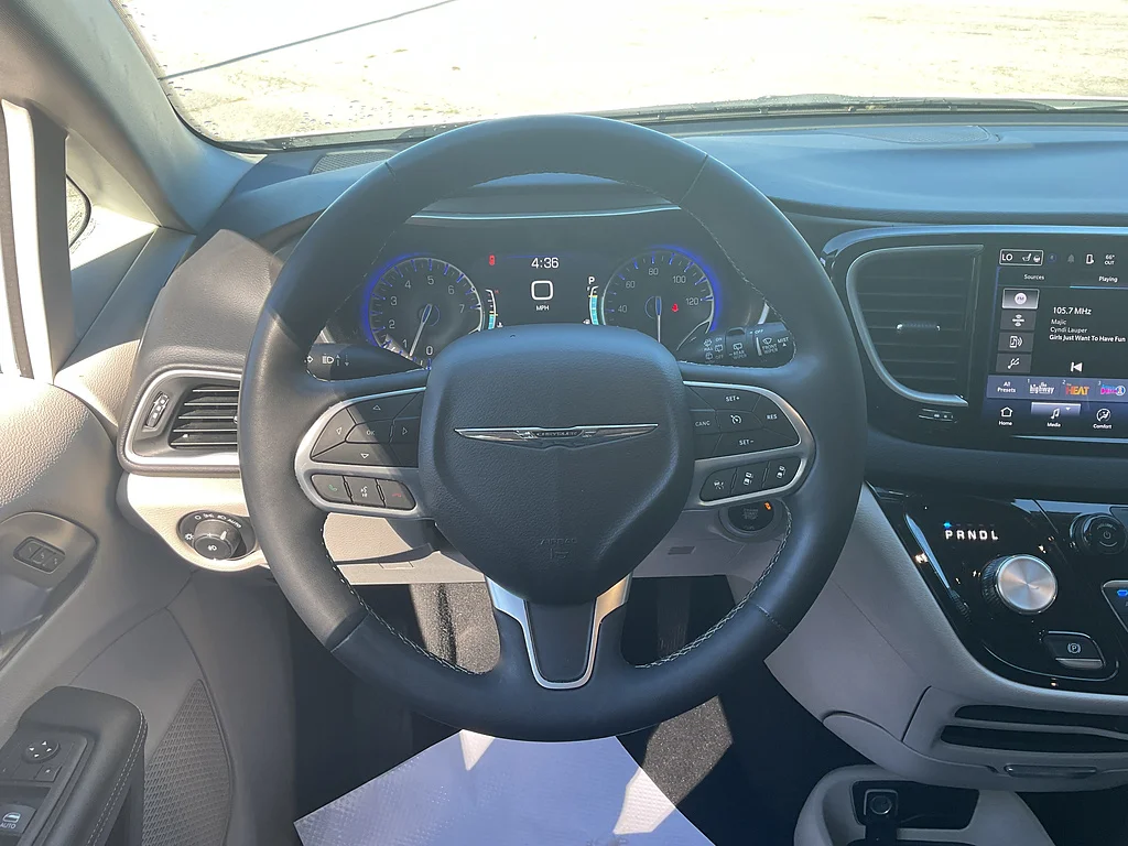Used 2024 Bright White Clear Coat Chrysler Touring L image 11