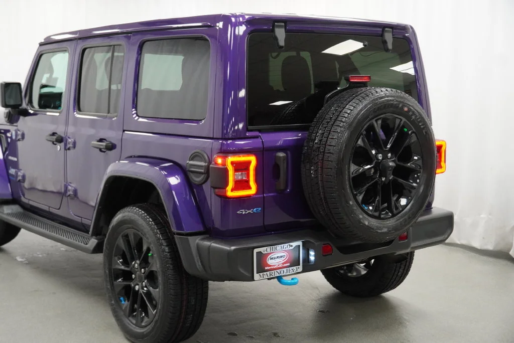 Certified Used 2023  Jeep Sahara 4xe image 18