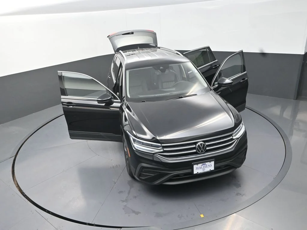 Used 2023 Black Volkswagen 2.0T SE image 30