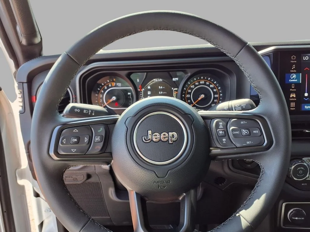 Used 2026 White Jeep Rubicon image 14
