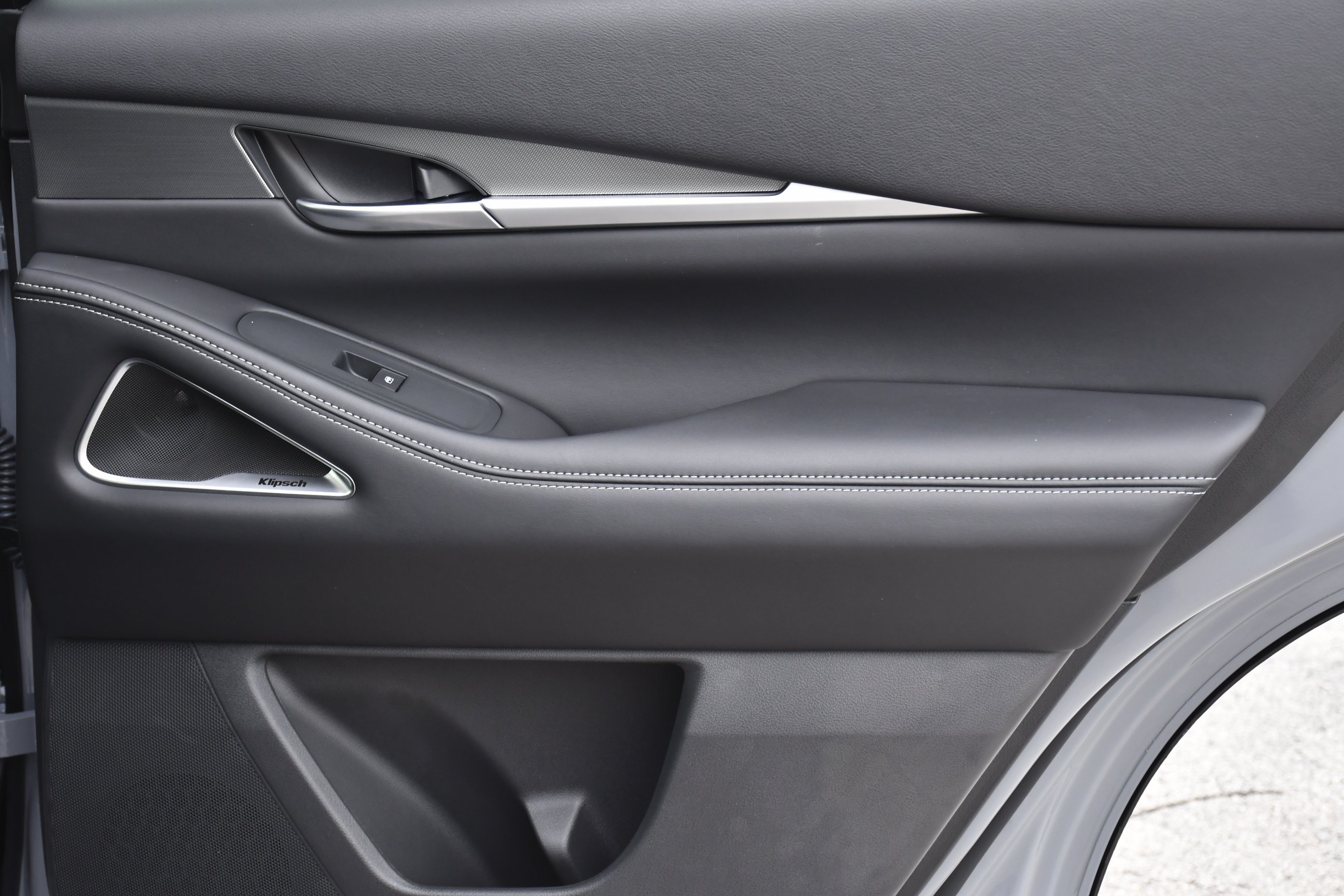 New 2027 HARBOR GRAY INFINITI Luxe FWD image 32