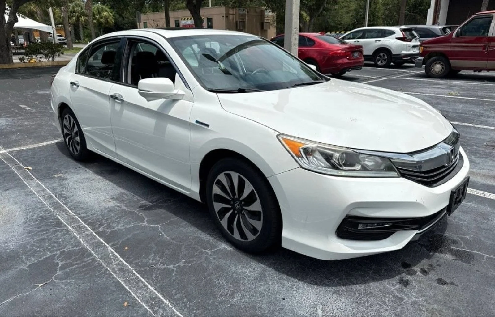 Used 2017 White Orchid Pearl Honda EX-L image 3